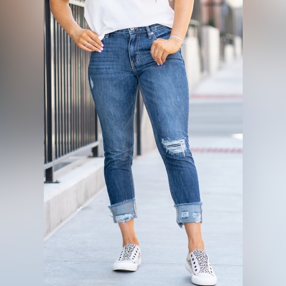 KanCan Size 27 Jeans Mount Pleasant High Rise Boyfriend Fit Blue Destressed Cute